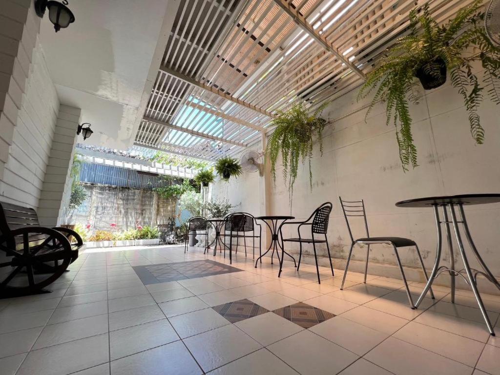 Hotel Ban Thungdang Housetel Bangkok Exterior foto