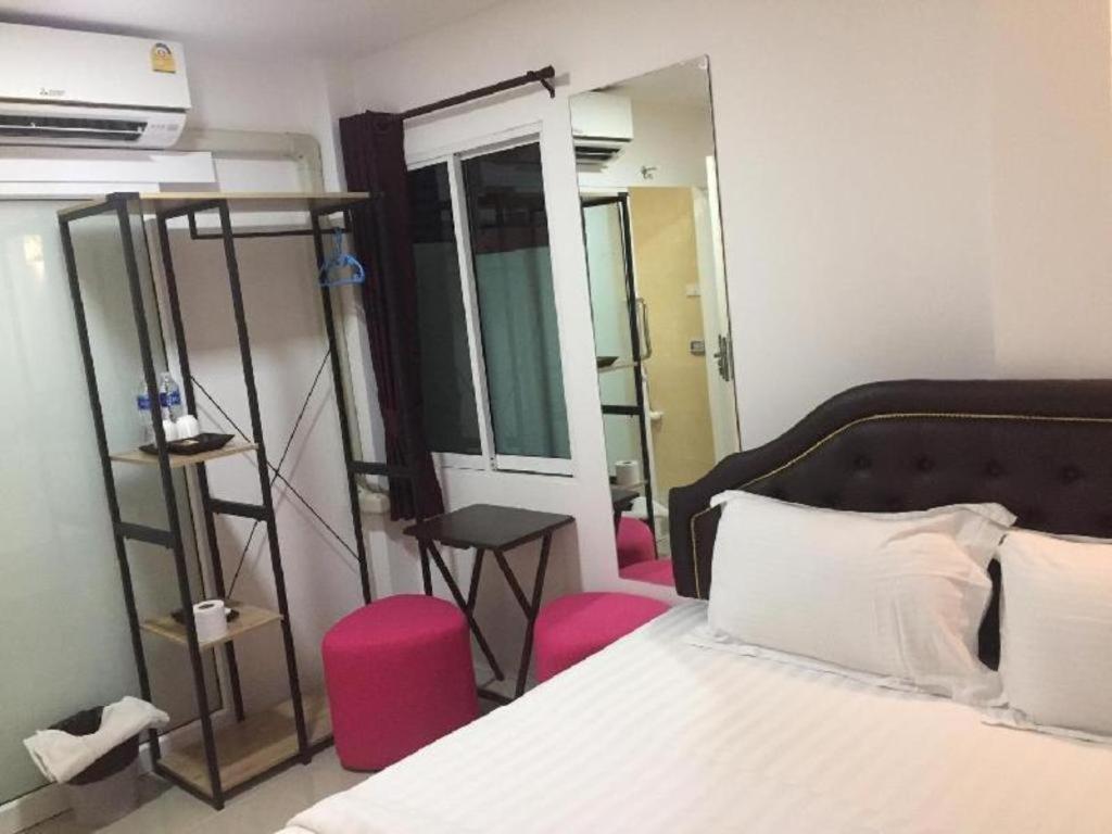 Hotel Ban Thungdang Housetel Bangkok Exterior foto