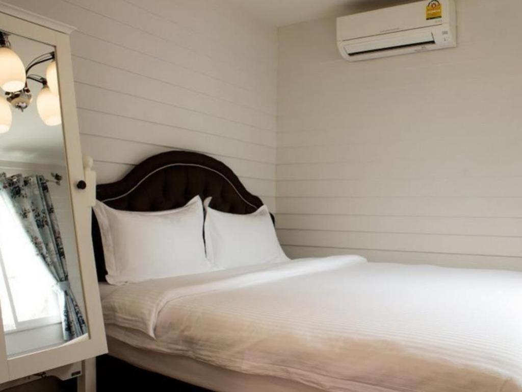 Hotel Ban Thungdang Housetel Bangkok Exterior foto
